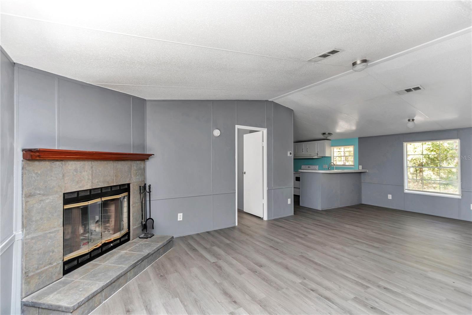 BRONSON HEIGHTS - Residential