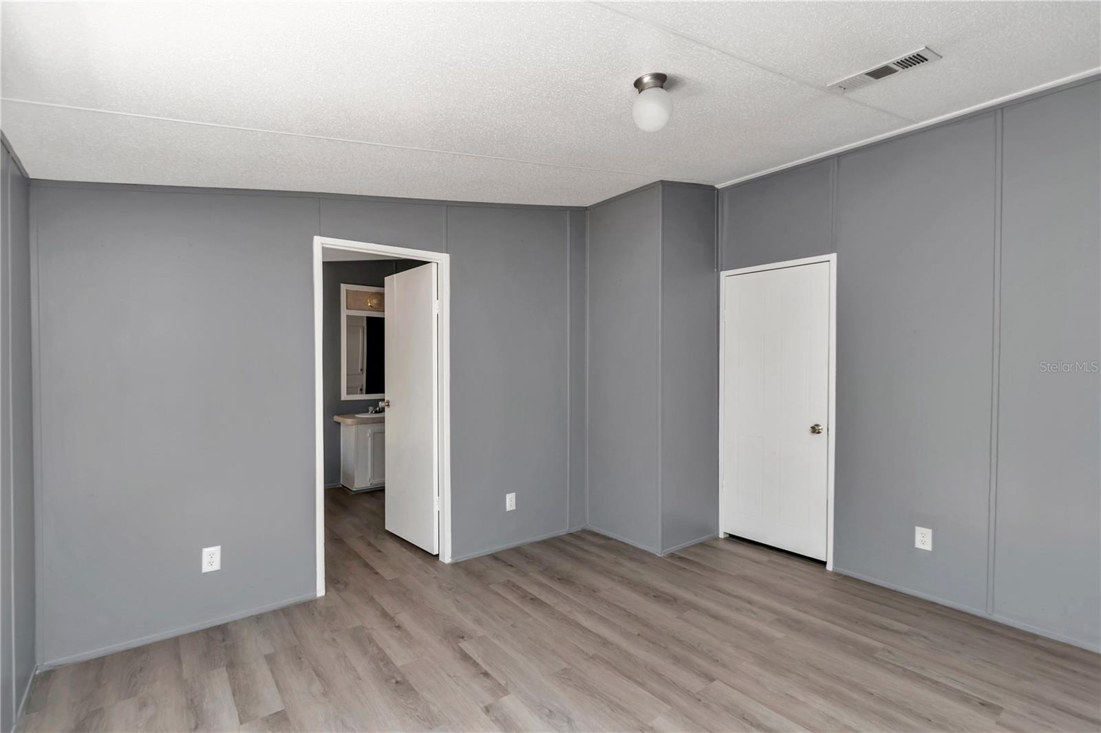 BRONSON HEIGHTS - Residential