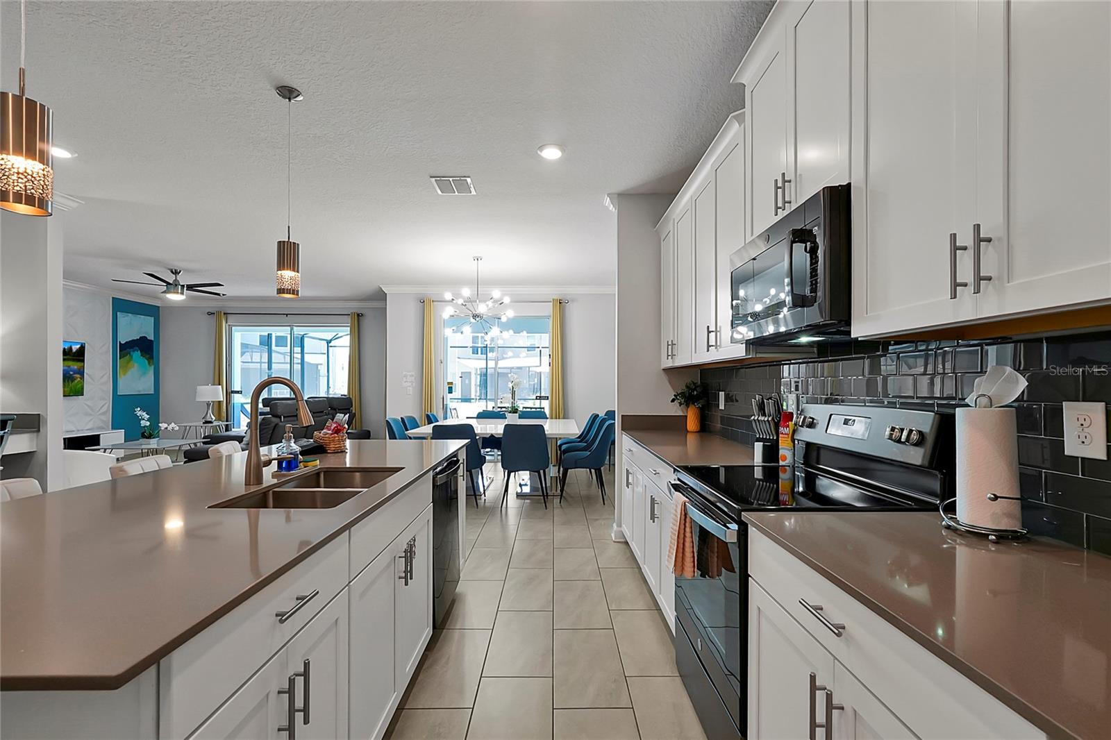 COVE/STOREY LK IV - Residential