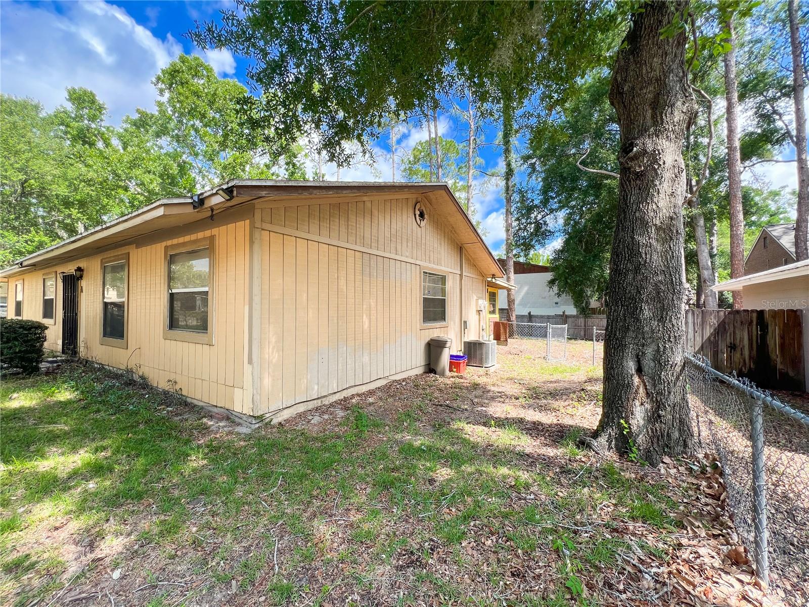 6226 SW 10TH PLACE