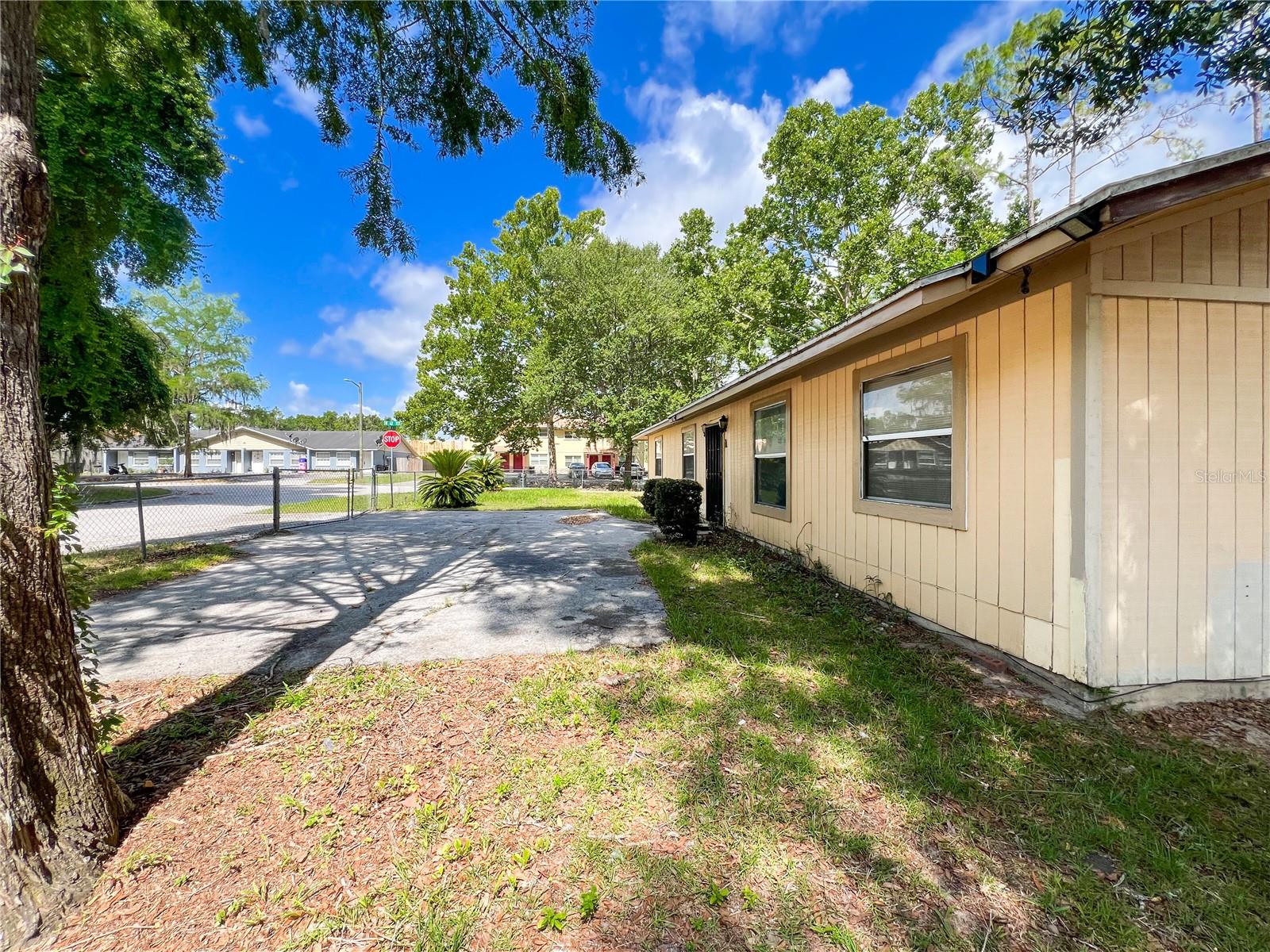 6226 SW 10TH PLACE