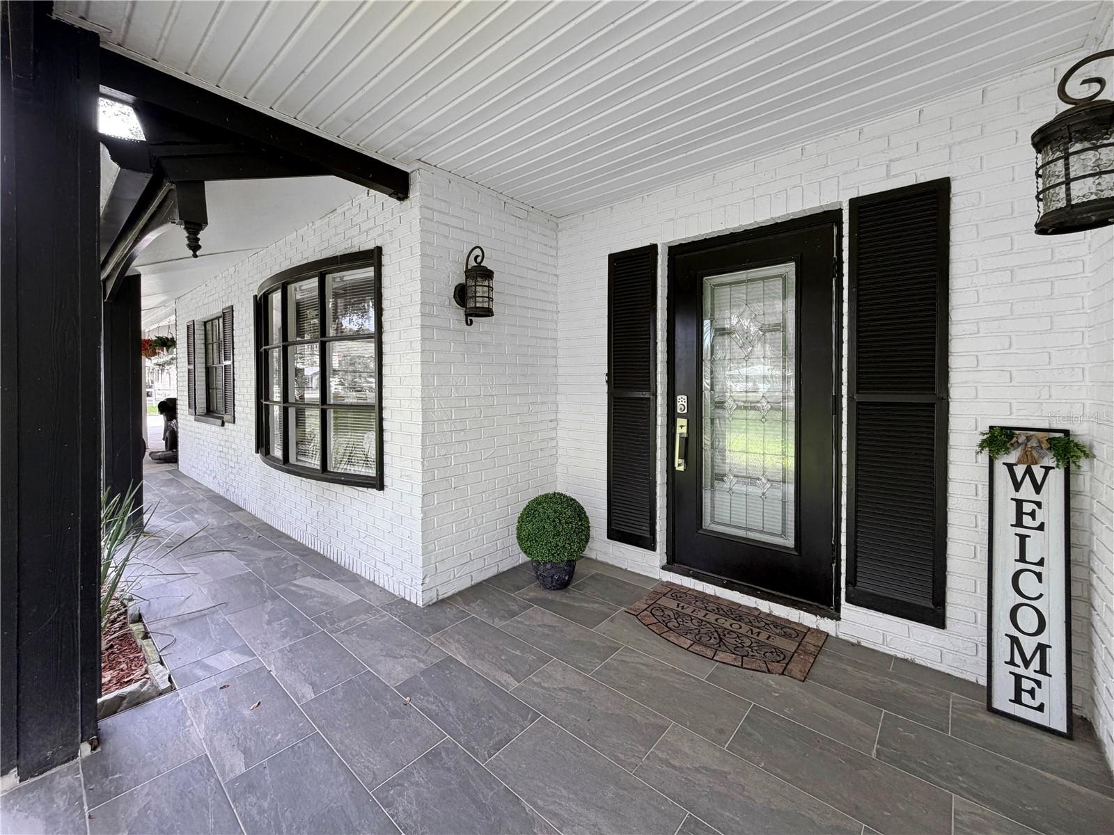 6118 CARLA CIRCLE