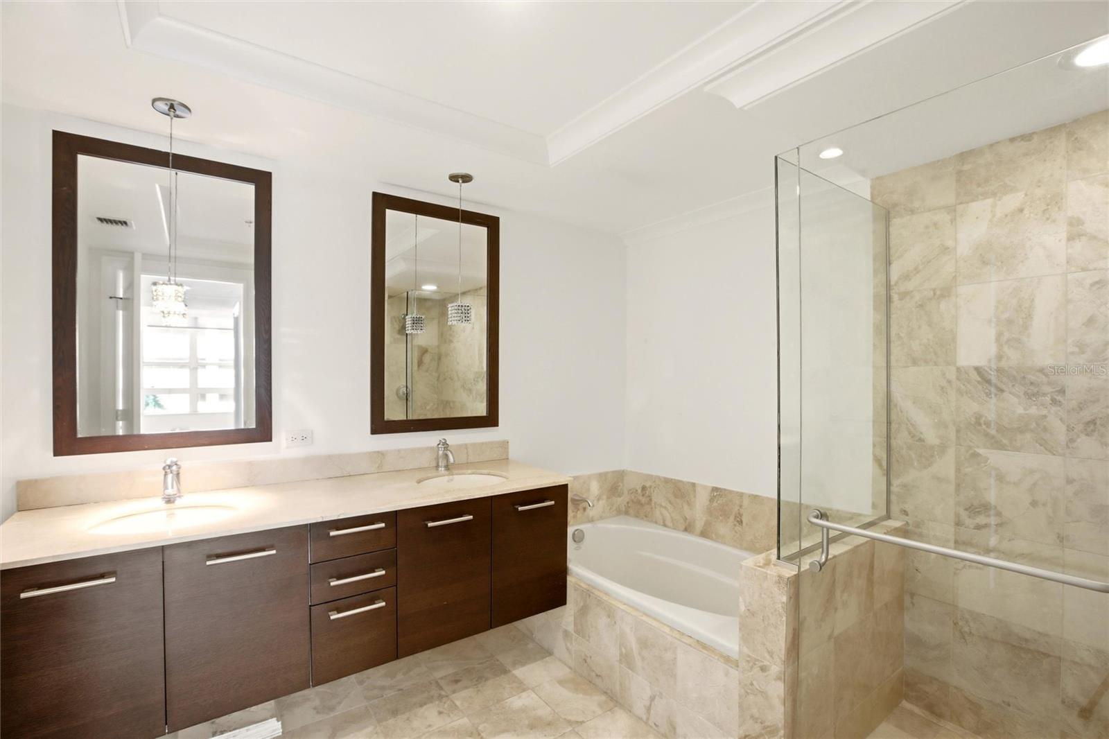 1350 MAIN RESIDENTIAL - Residential