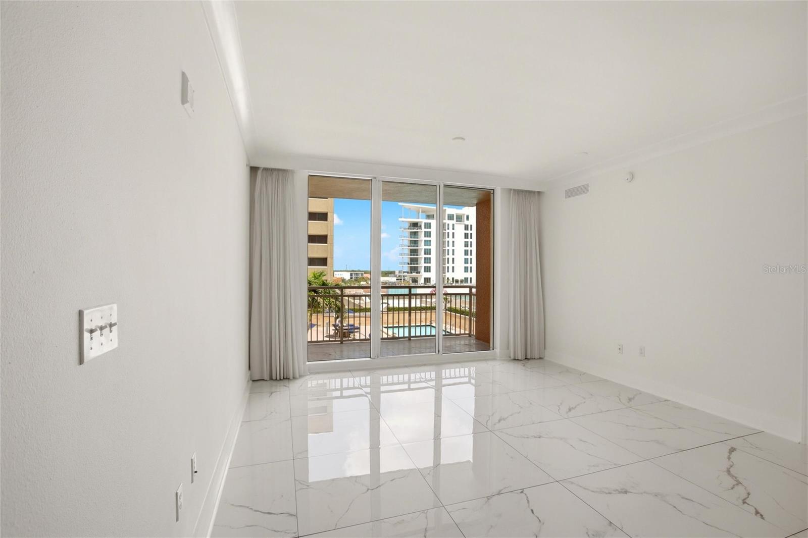 1350 MAIN RESIDENTIAL - Residential