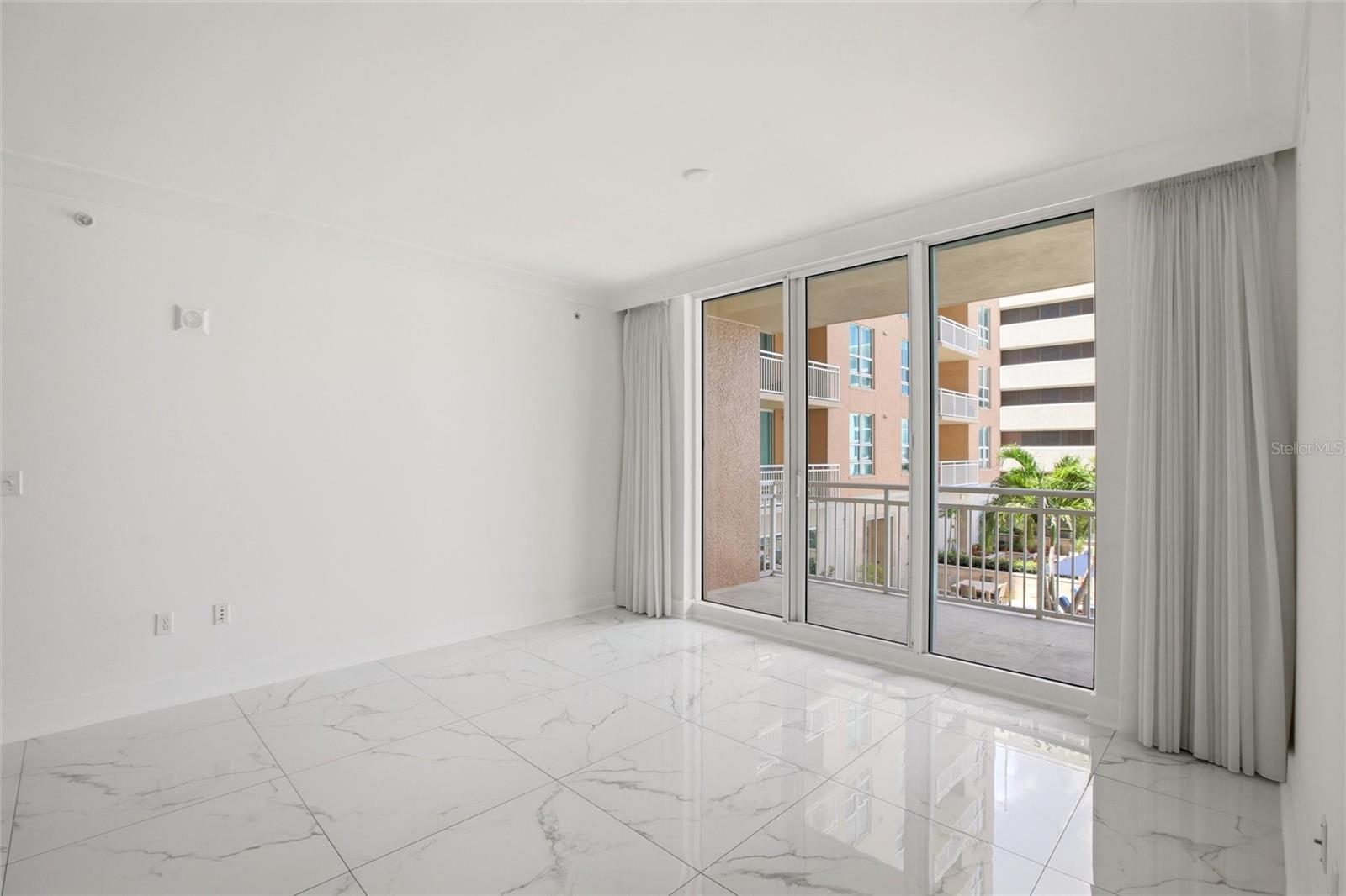 1350 MAIN RESIDENTIAL - Residential