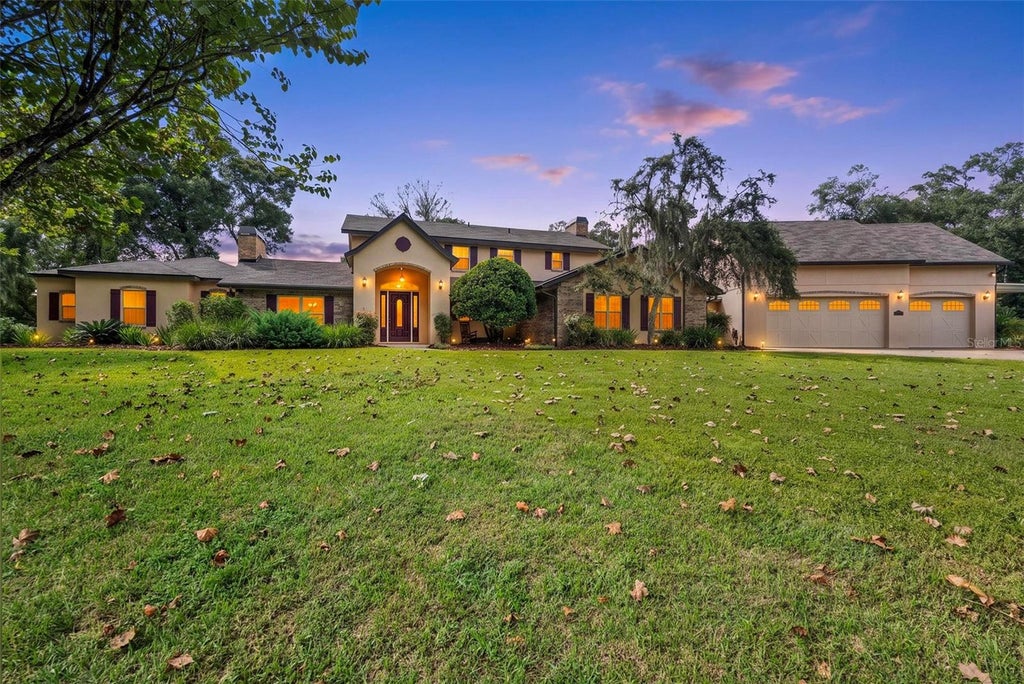 Photo of 2150 W Dale Circle, Deland, FL 32720 (MLS # O6448509)