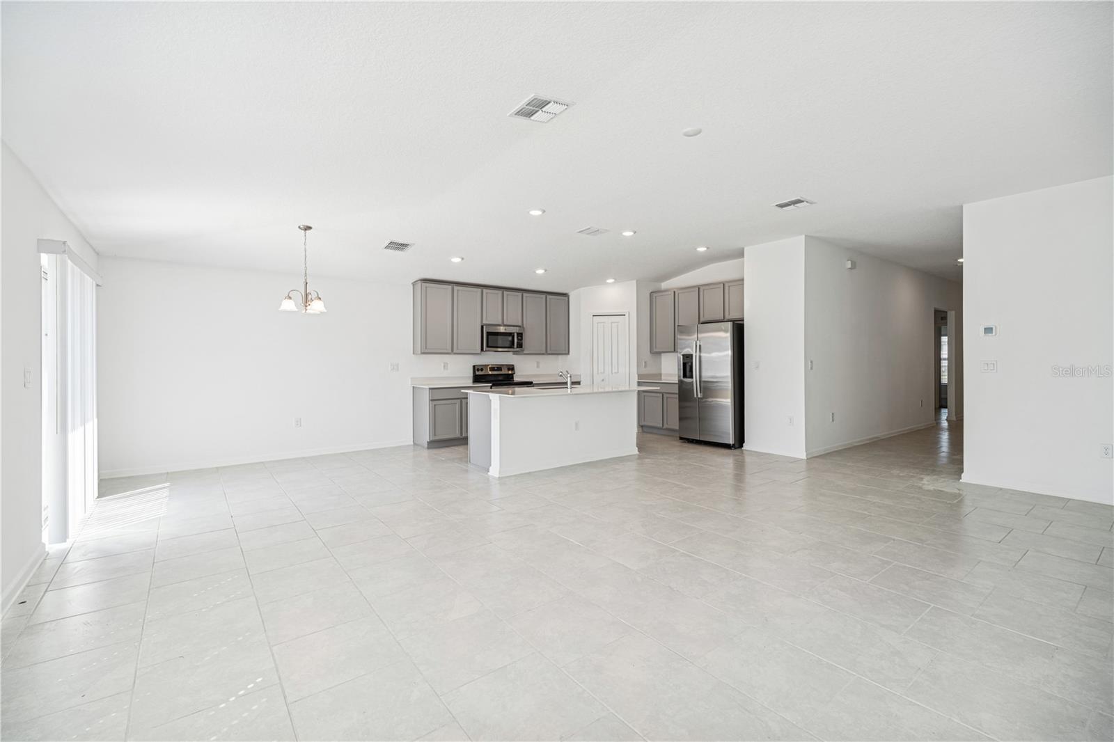 1533 PEACH CREEK DRIVE