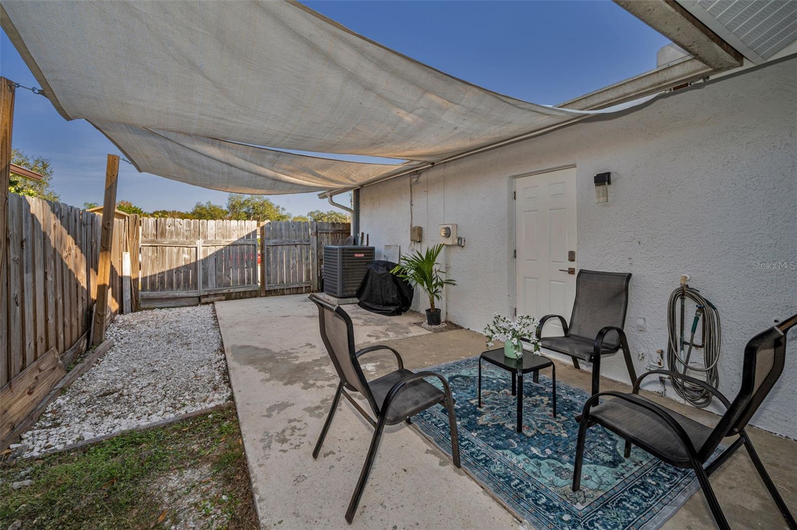 RAVENWOOD MANOR - Residential Lease