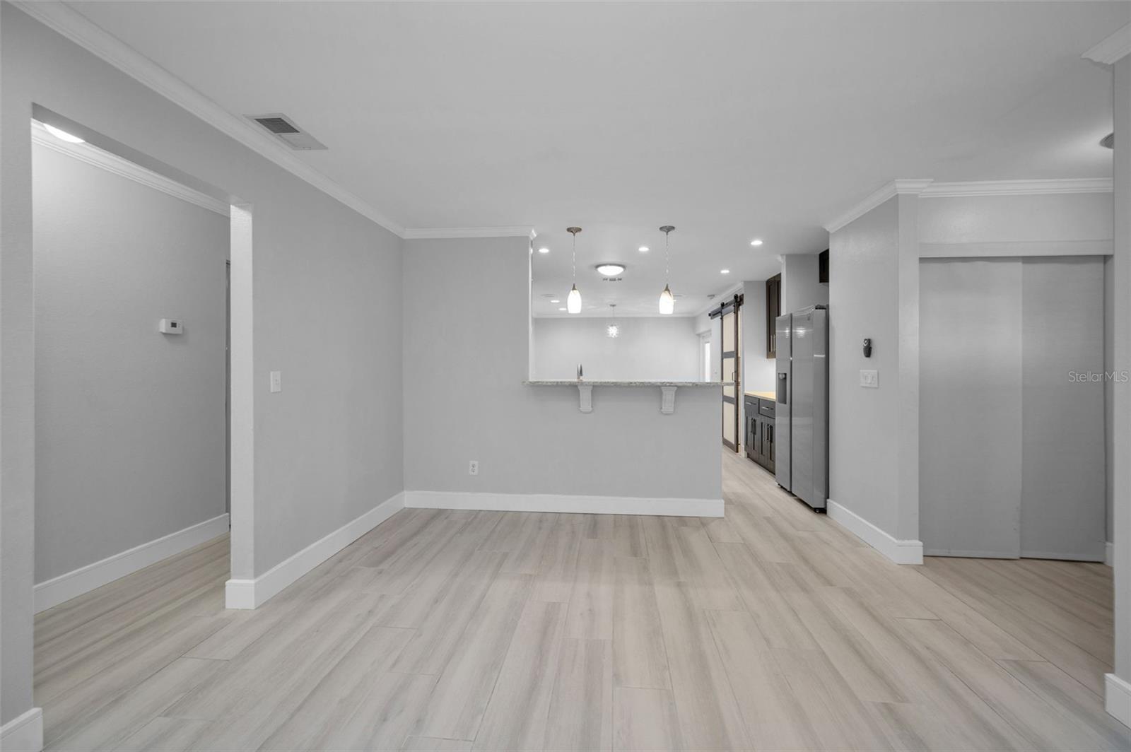 RAVENWOOD MANOR - Residential Lease