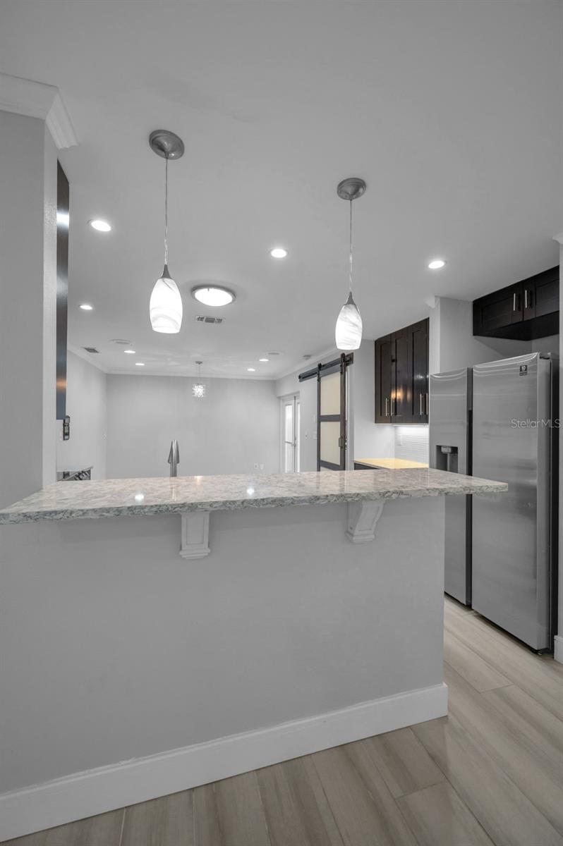 RAVENWOOD MANOR - Residential Lease