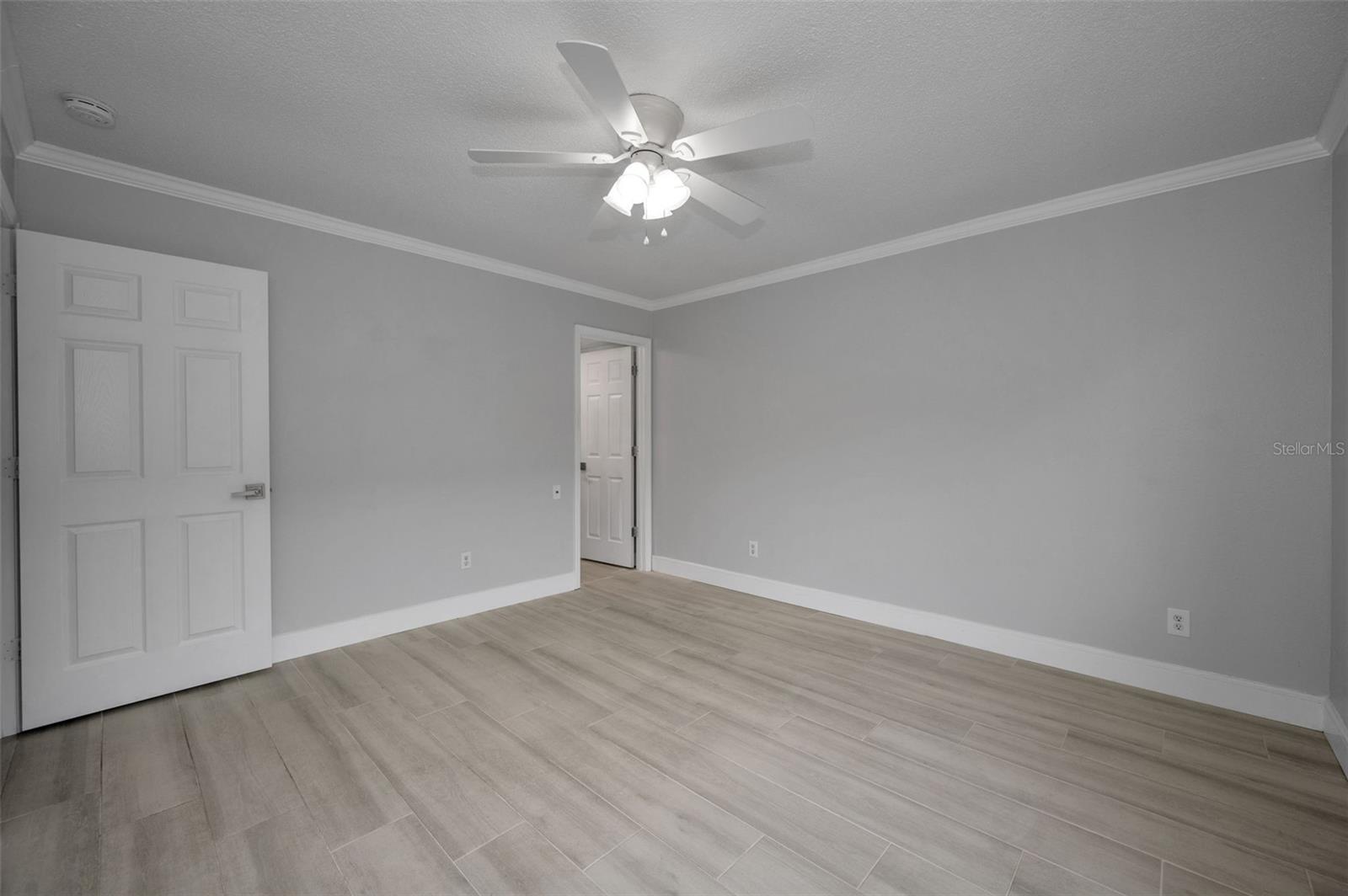 RAVENWOOD MANOR - Residential Lease