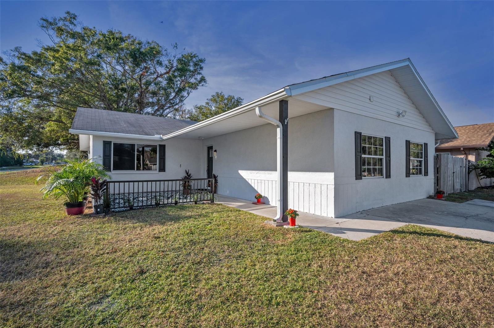 RAVENWOOD MANOR - Residential Lease