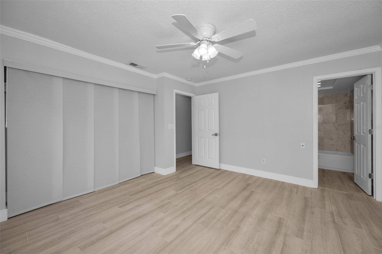 RAVENWOOD MANOR - Residential Lease