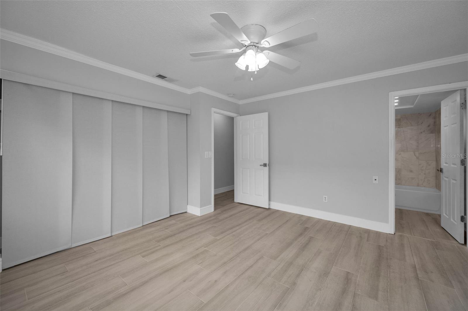 RAVENWOOD MANOR - Residential Lease