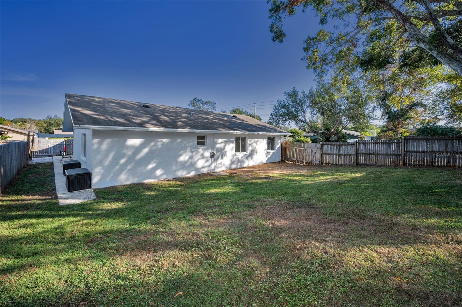 RAVENWOOD MANOR - Residential Lease