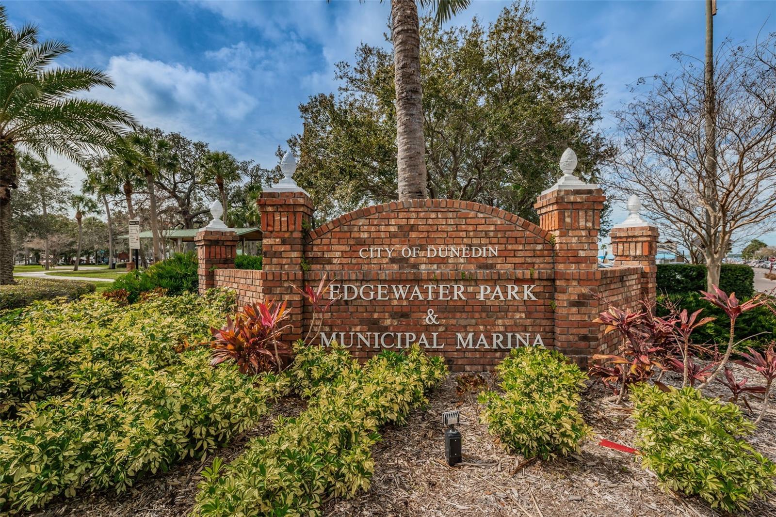 RAVENWOOD MANOR - Residential Lease