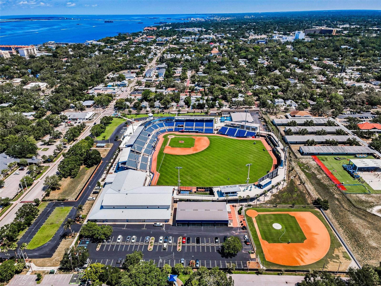 RAVENWOOD MANOR - Residential Lease