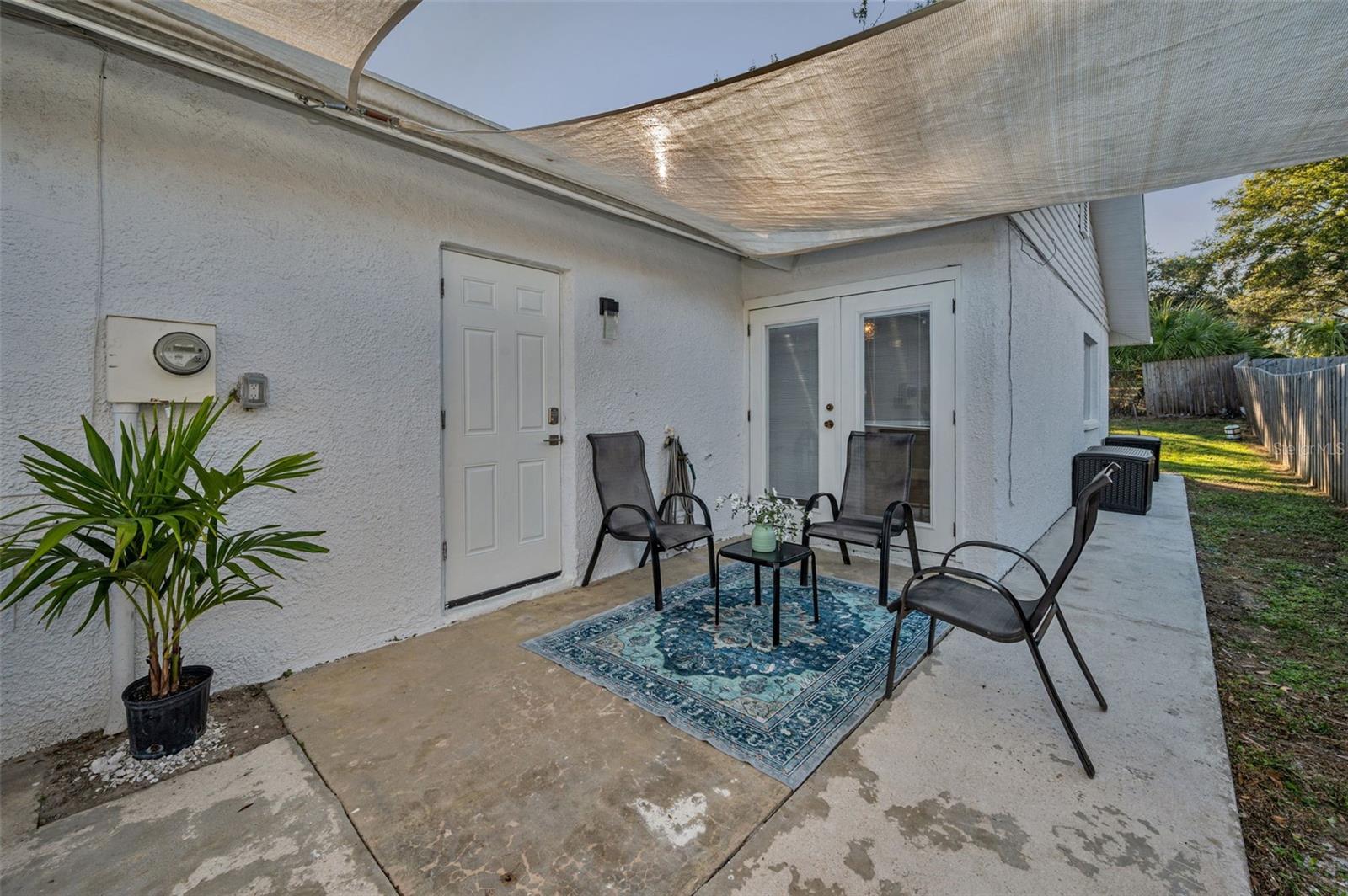 RAVENWOOD MANOR - Residential Lease