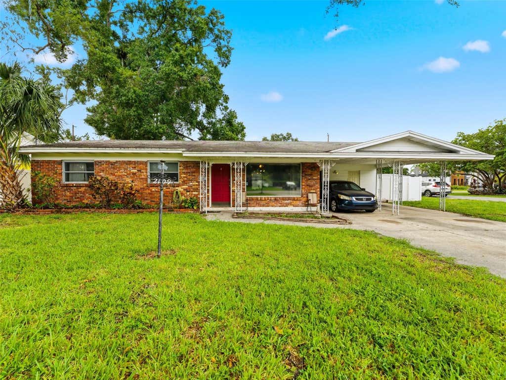 Photo of 2109 W Erna Drive, Tampa, FL 33603 (MLS # TB8516966)