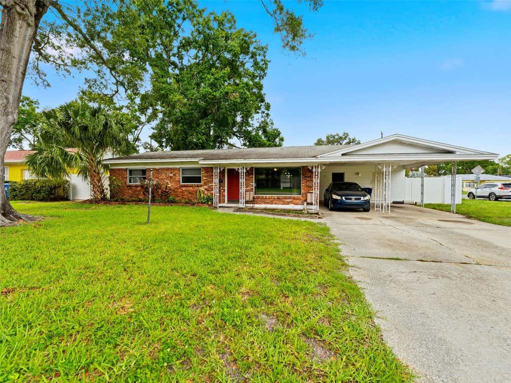 Photo of 2109 W Erna Drive, Tampa, FL 33603 (MLS # TB8516966)