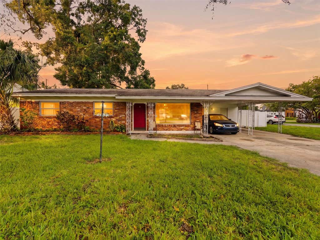 Photo of 2109 W Erna Drive, Tampa, FL 33603 (MLS # TB8516966)