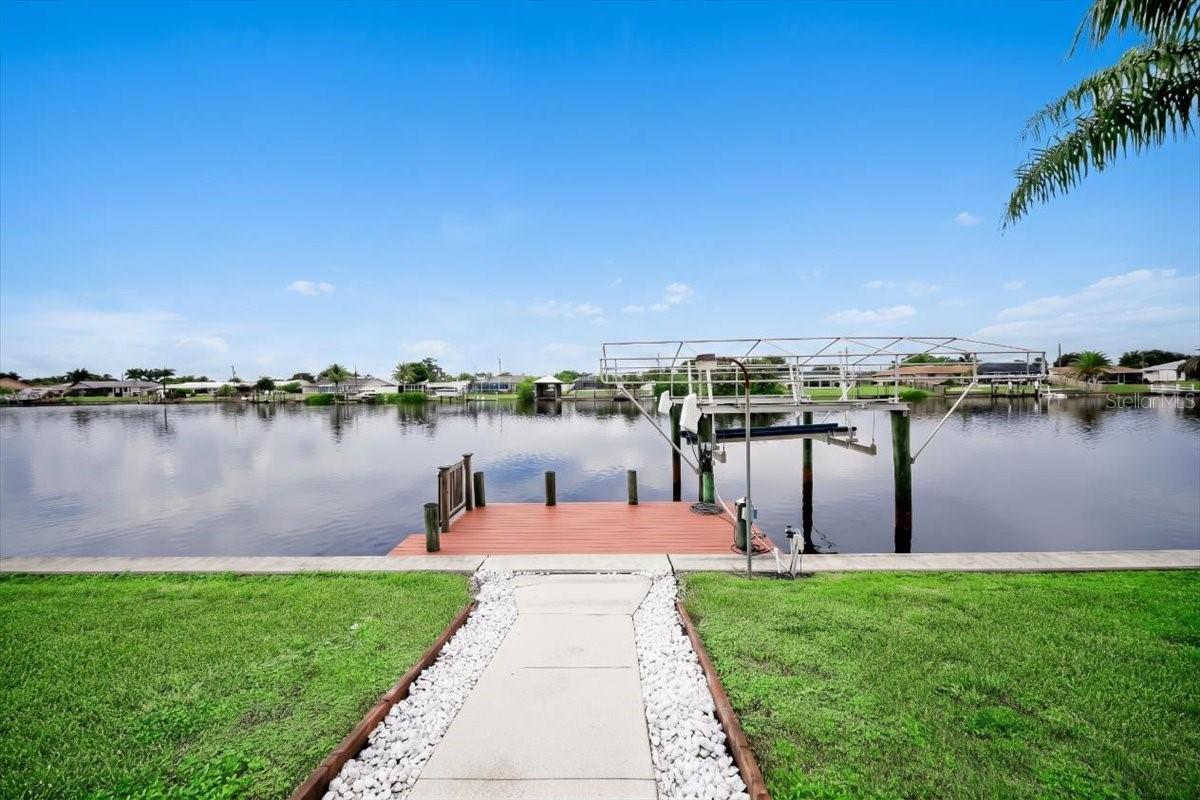 250 E TARPON BOULEVARD NW