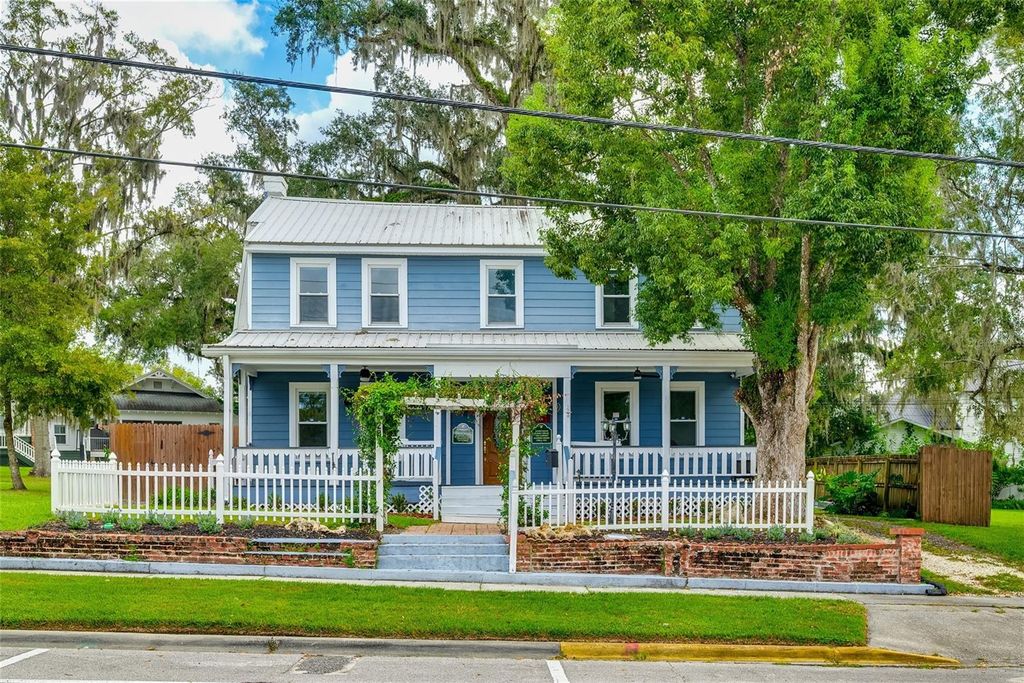 Photo of 201 S Main Street, Brooksville, FL 34601 (MLS # TB8436365)