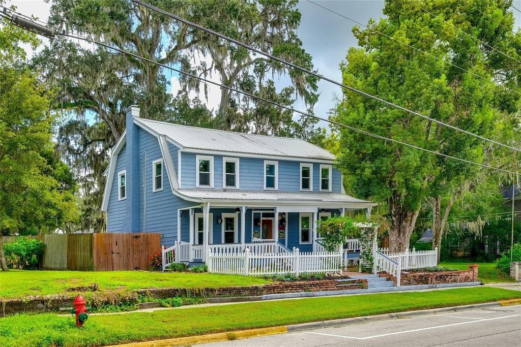 Photo of 201 S Main Street, Brooksville, FL 34601 (MLS # TB8436365)