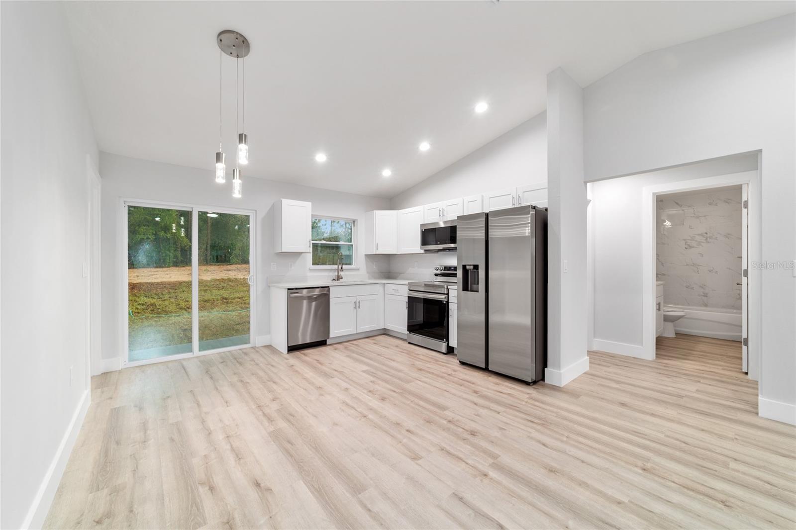 RAINBOW LAKES ESTATE - Residential