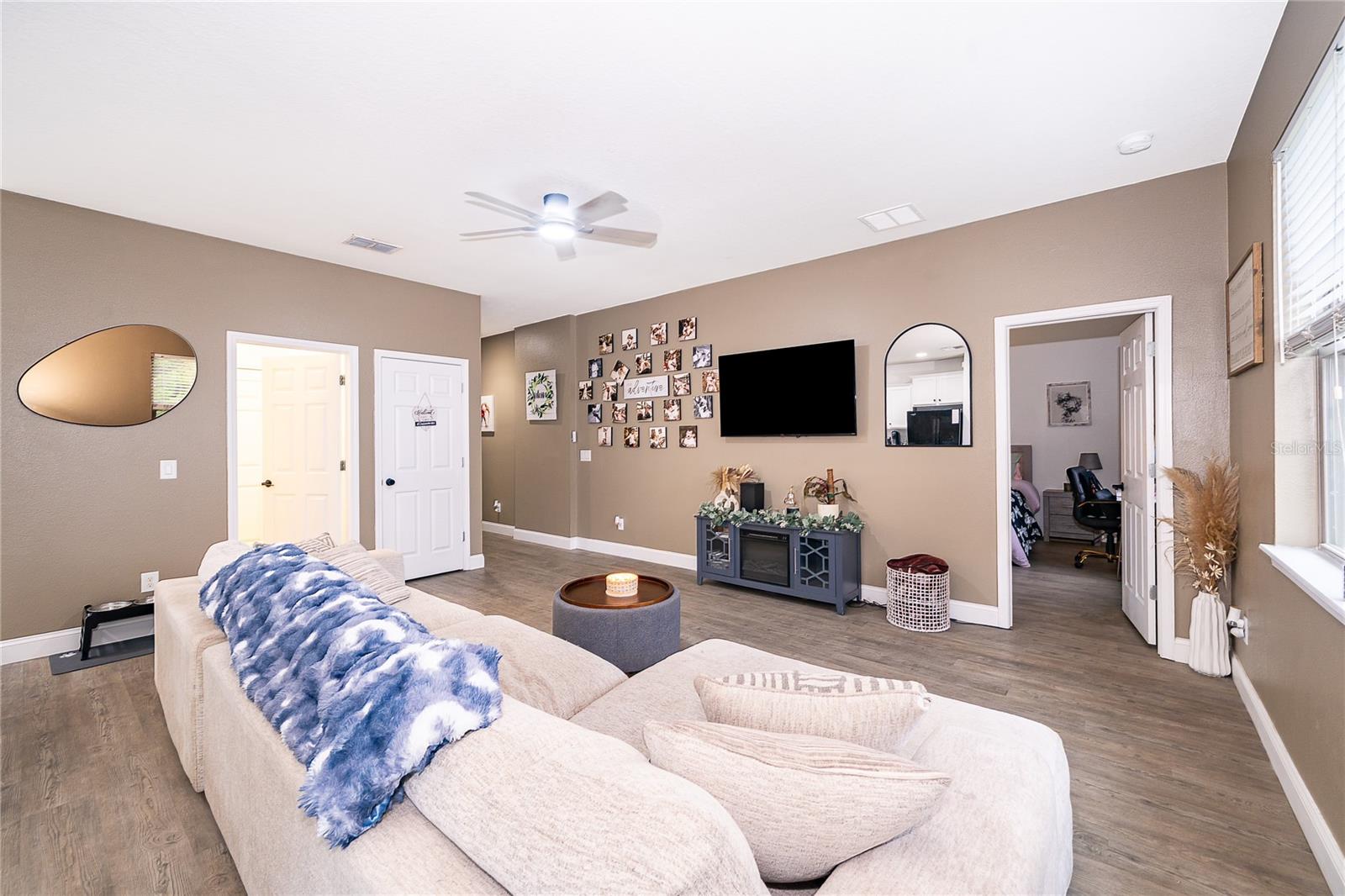 TRILLIUM VILLAGE E PH 1 - Residential