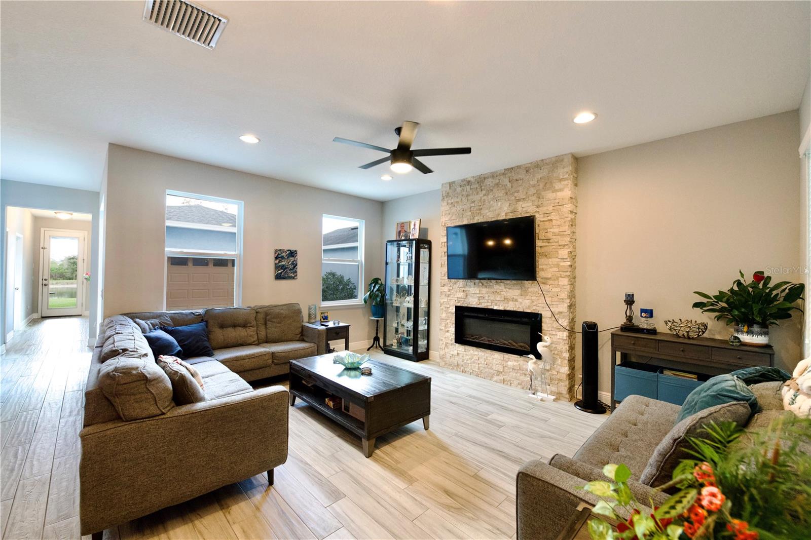 NEW RIVER LAKES PH 01 - Residential