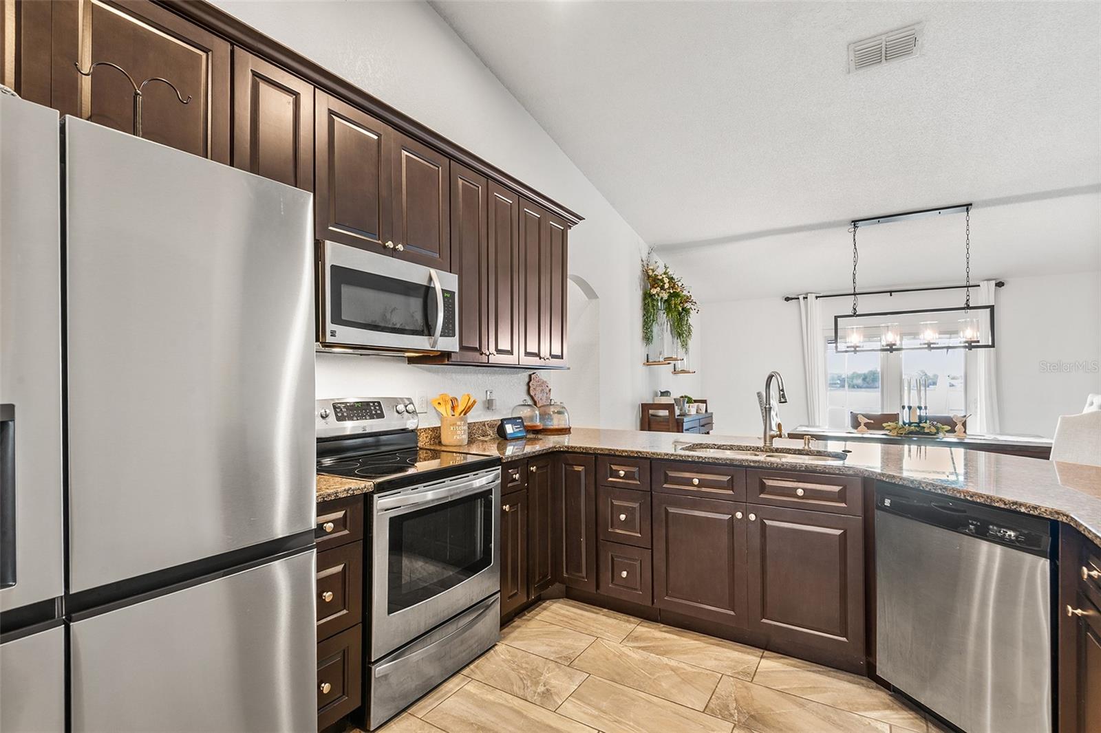 DINNER LAKE SHORES PH 1 - Residential