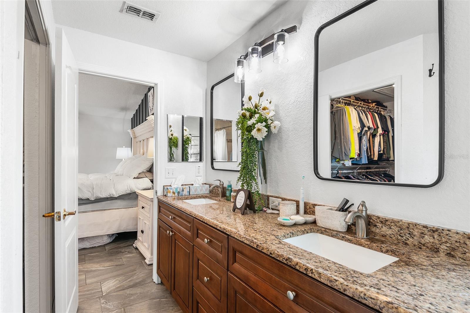 DINNER LAKE SHORES PH 1 - Residential