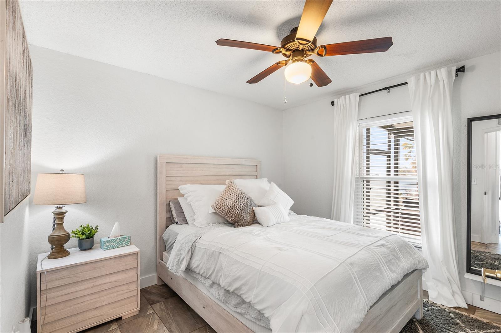 DINNER LAKE SHORES PH 1 - Residential