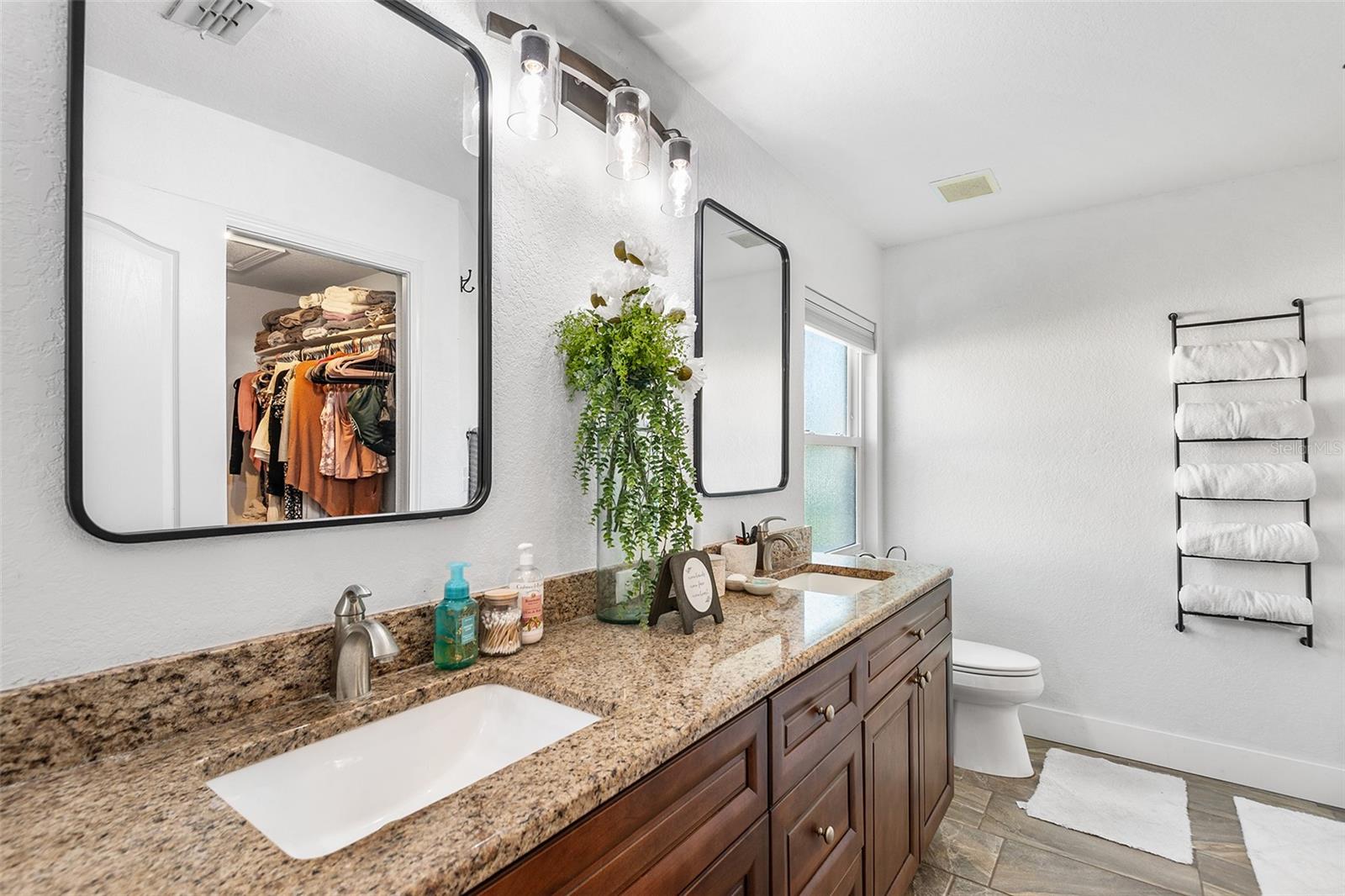 DINNER LAKE SHORES PH 1 - Residential