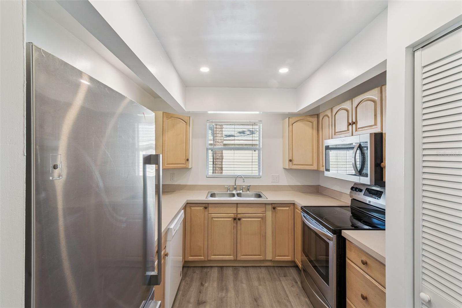 PHEASANT RUN AT ROSEMONT CONDO PH 02 - Residential