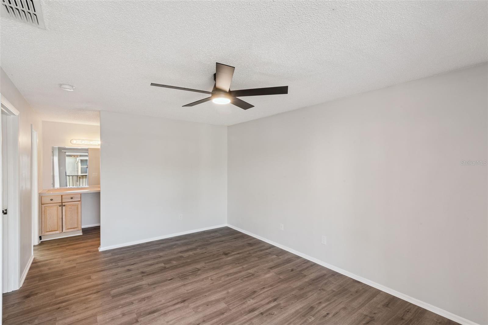 PHEASANT RUN AT ROSEMONT CONDO PH 02 - Residential