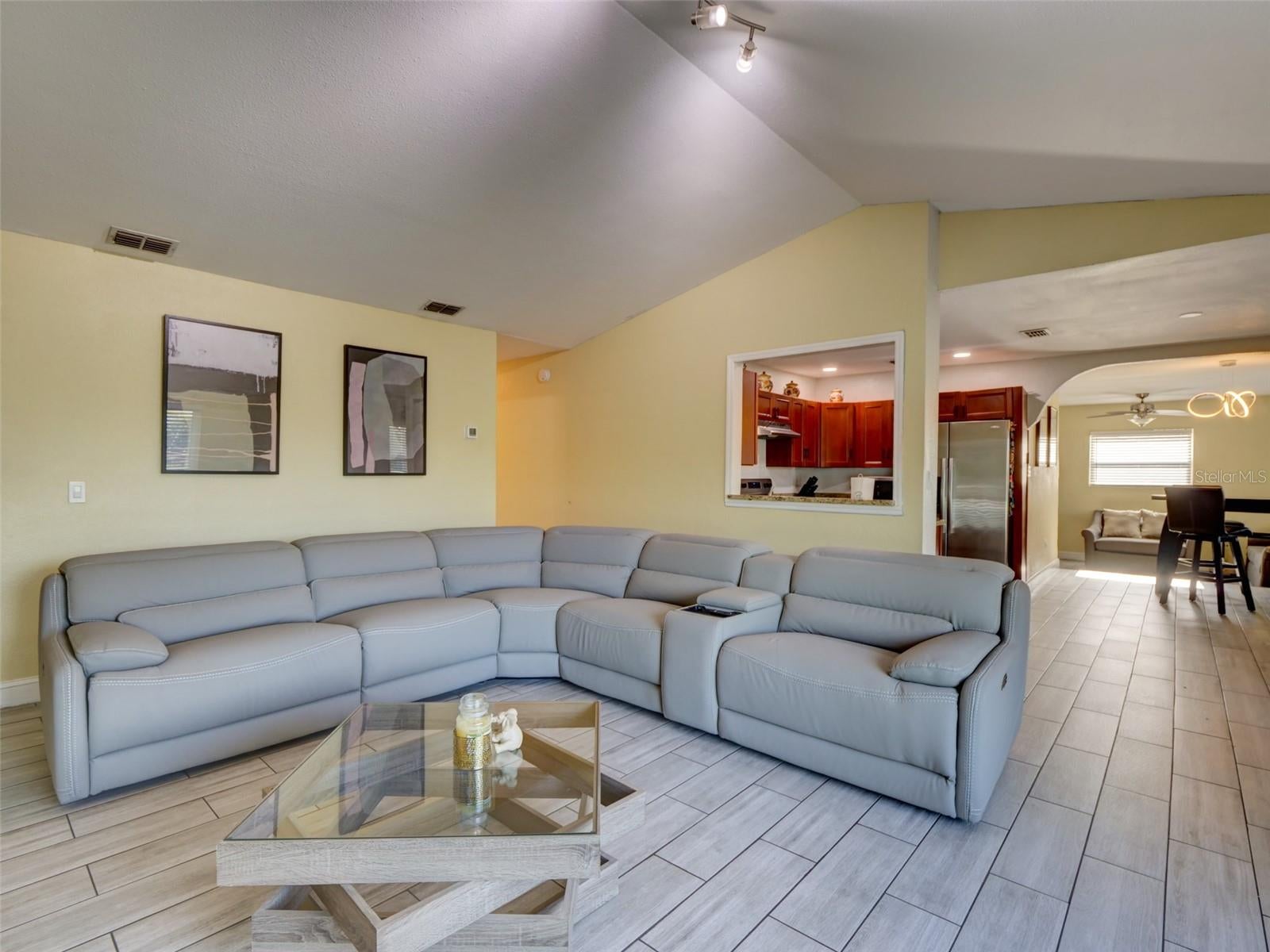 1915 E LAKE DRIVE