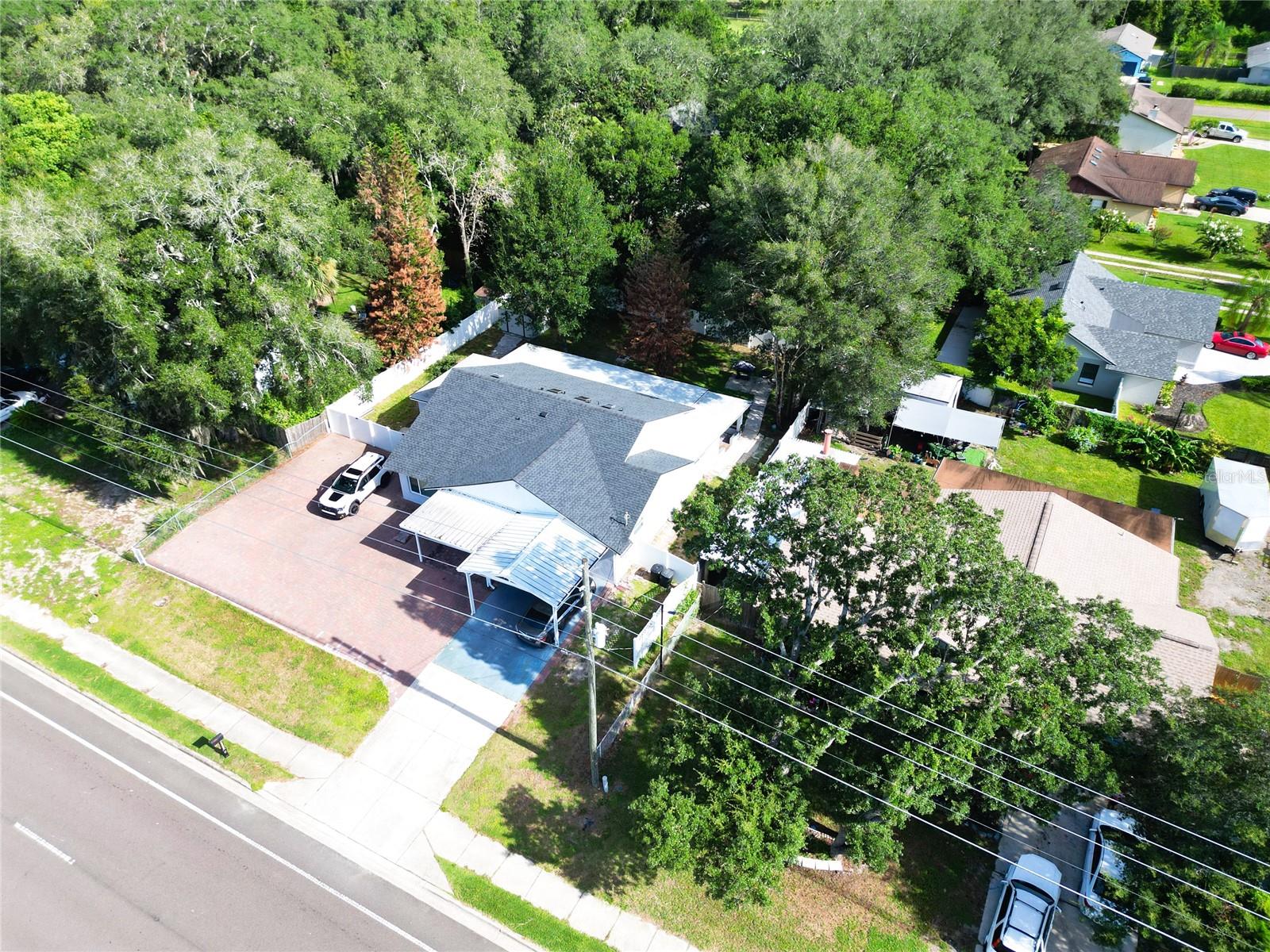 1915 E LAKE DRIVE