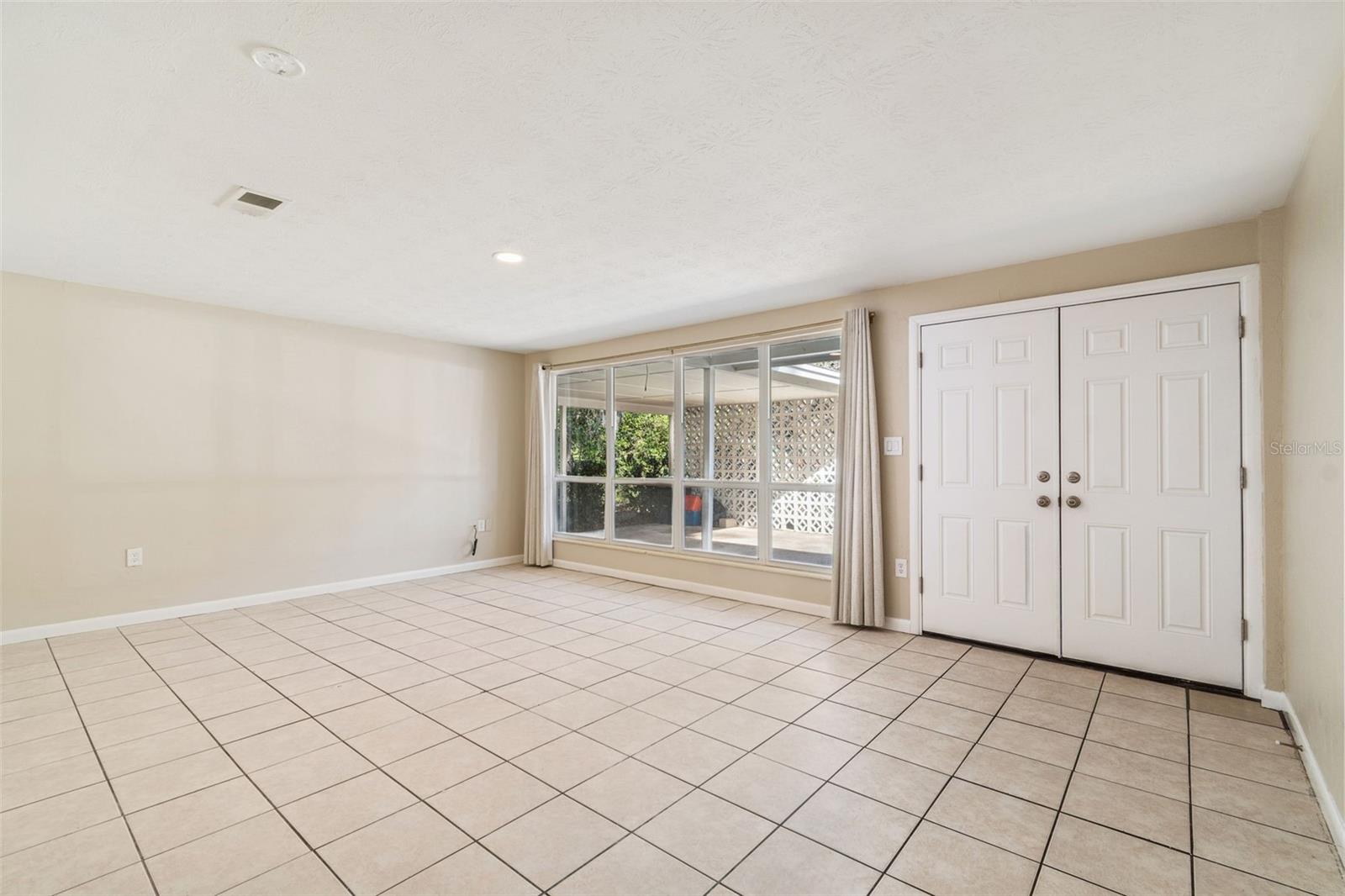 WOODLAND TERRACE - Residential