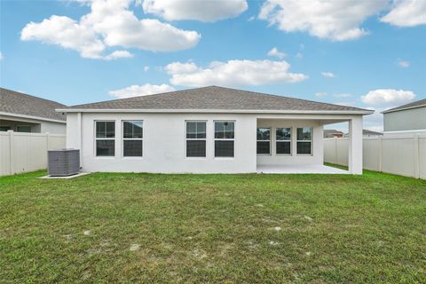 A home in WINTER HAVEN