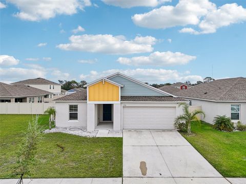 A home in WINTER HAVEN