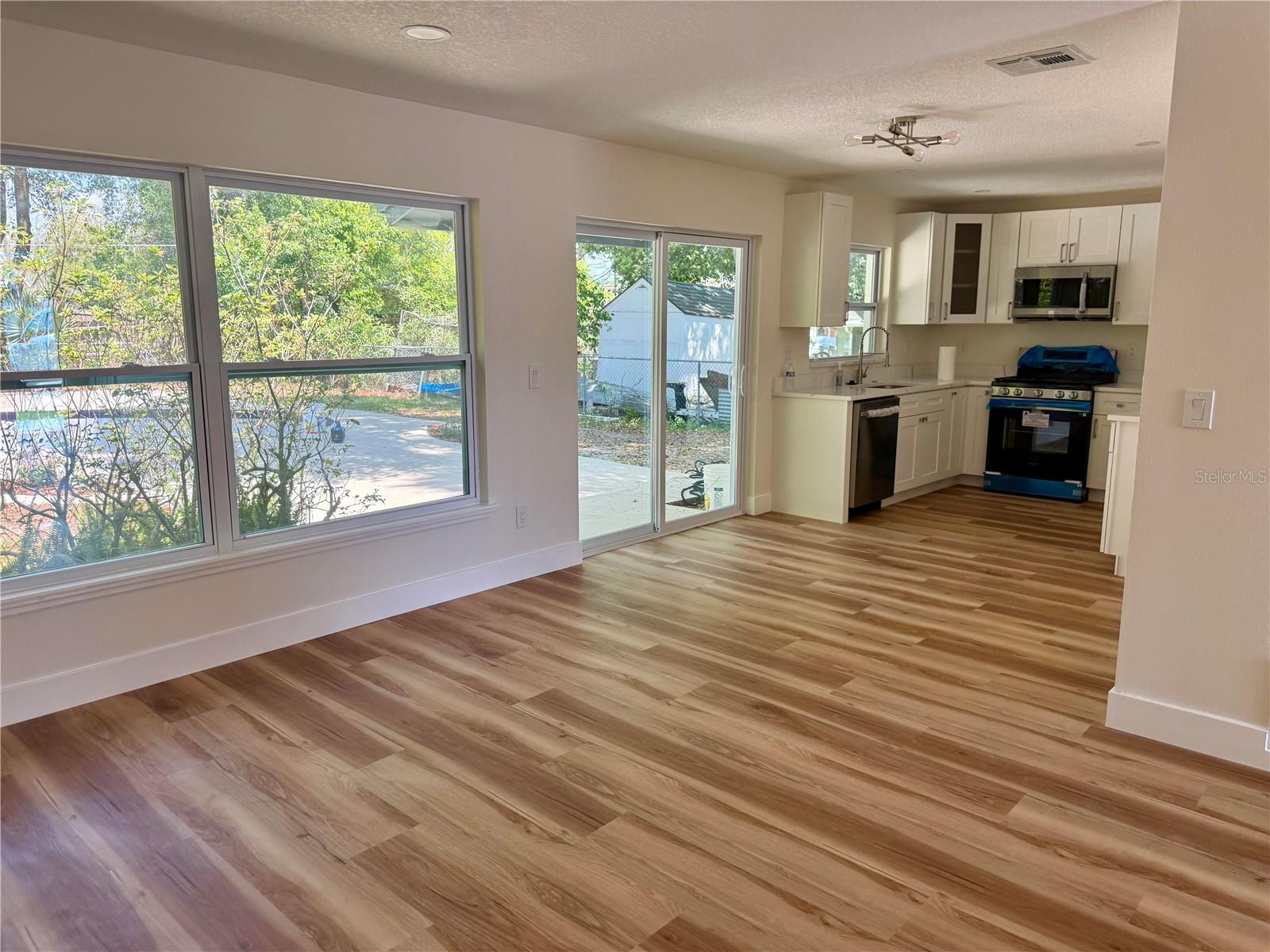 214 N ALDERWOOD STREET