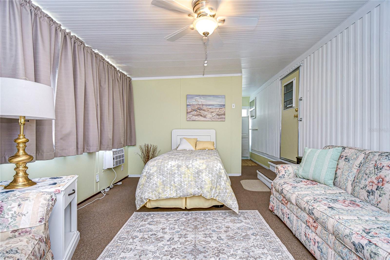 SLEEPY HOLLOW MOBILE ESTATES - Residential