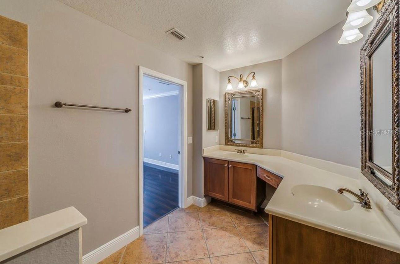 ENCLAVE/MAITLAND A-F - Residential Lease