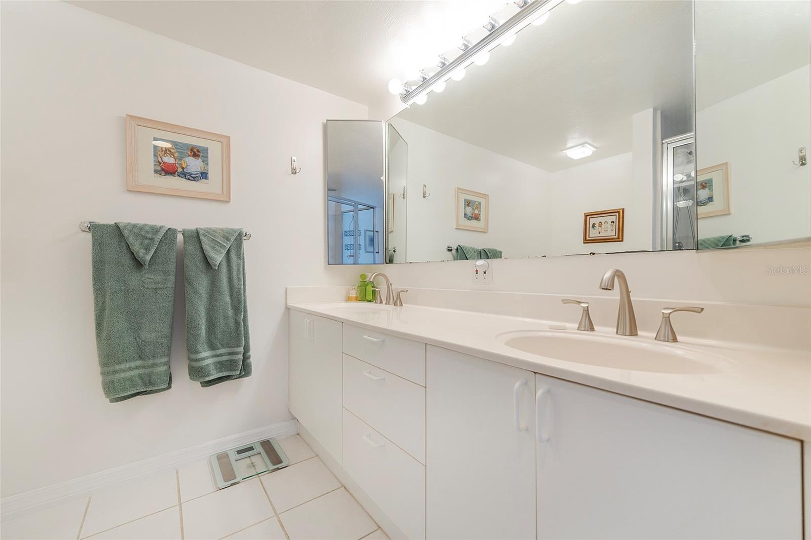 OCEANS 08 - Residential