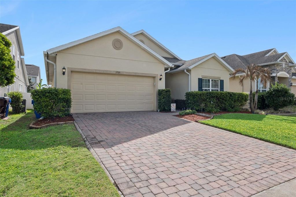 Photo of 1725 Reflection Lane, Saint Cloud, FL 34771 (MLS # O6394756)