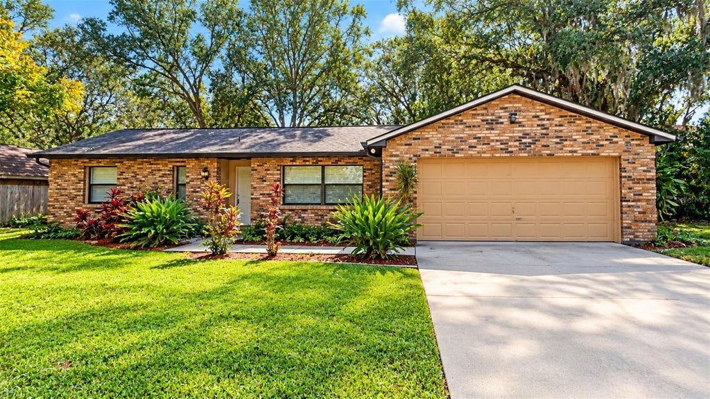 Photo of 4485 White Oak Circle, Kissimmee, FL 34746 (MLS # S5158649)