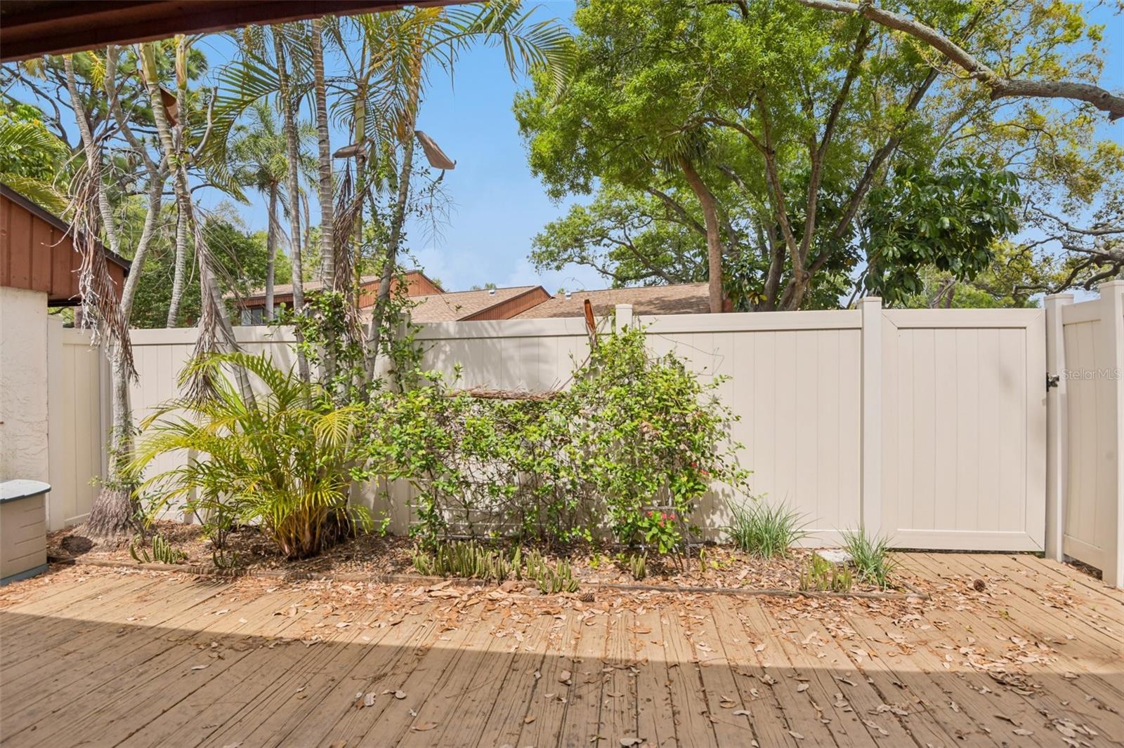 WOODLAKE 1 CONDO - Residential