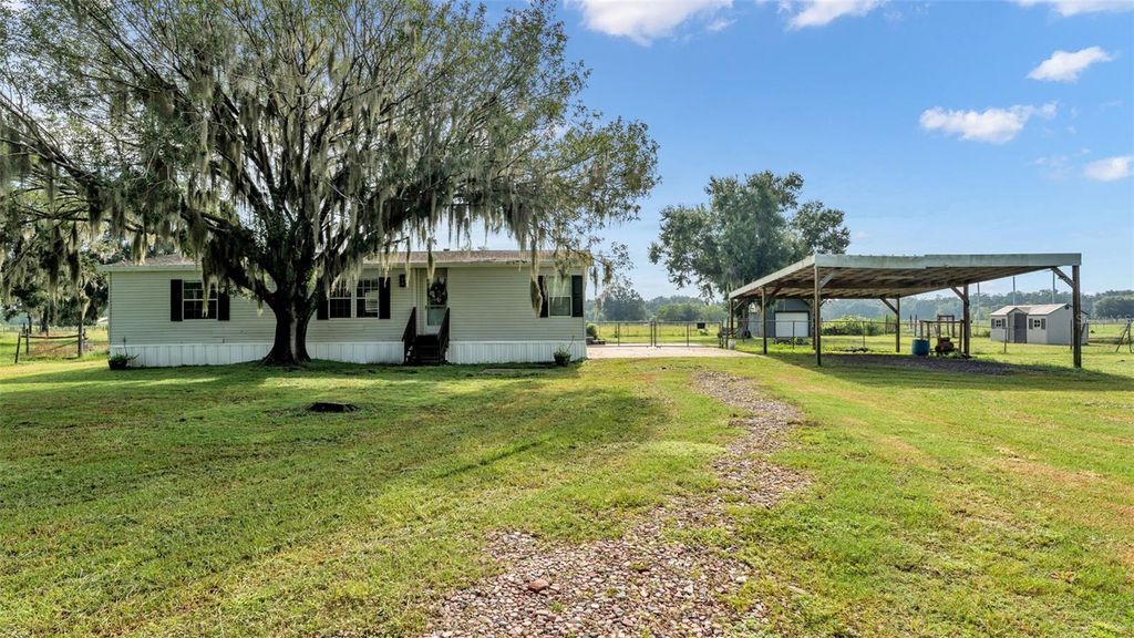 Photo of 606 Morgan Road, Winter Haven, FL 33880 (MLS # L4958158)